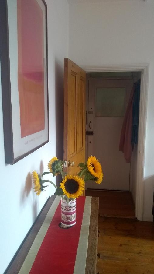 Homey, Warm & Welcoming Room. London Eksteriør billede